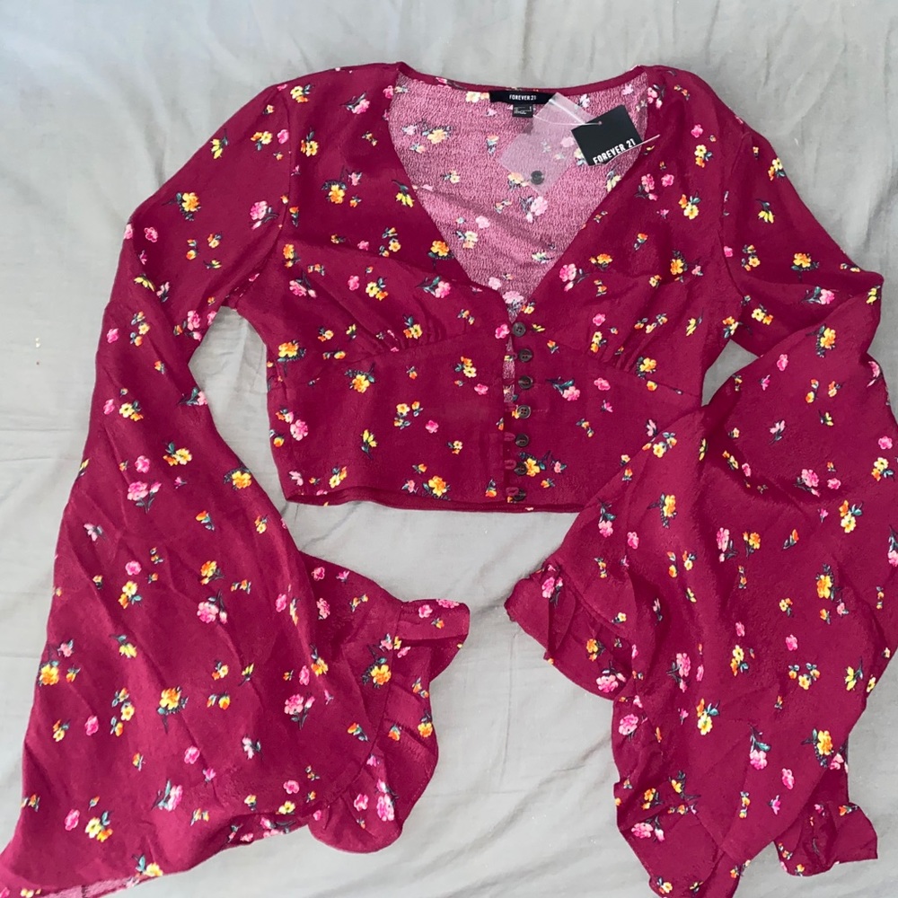 BRAND NEW!!! FLORAL BURGUNDY CROP TOP W DEEP VNECK